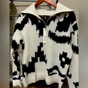 Aqua woman’s zip front collard sweater